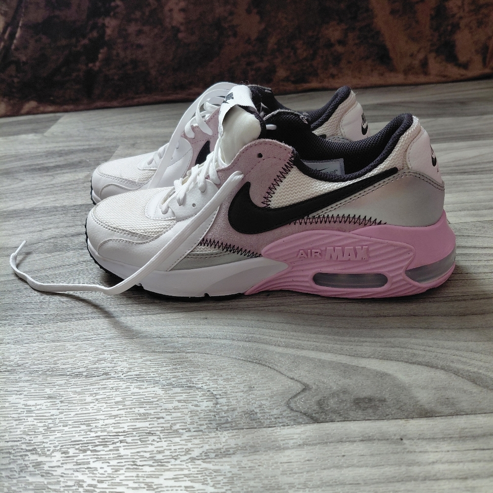 Nike Women's Sneakers - White, Pink, and Black